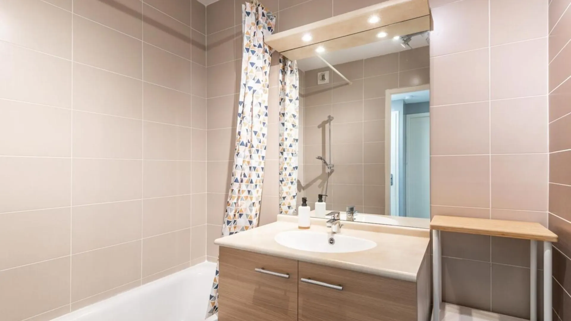 Cap Eden Du Lac Furnished Apartment Aix-les-Bains France